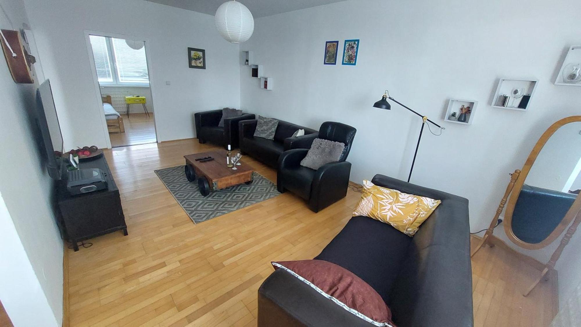 Apartman Surany Экстерьер фото